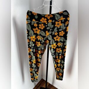 Lularoe tall and curvy leggings